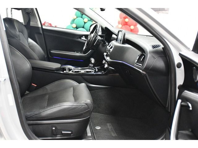 SILVER, 2018 KIA STINGER Image 58
