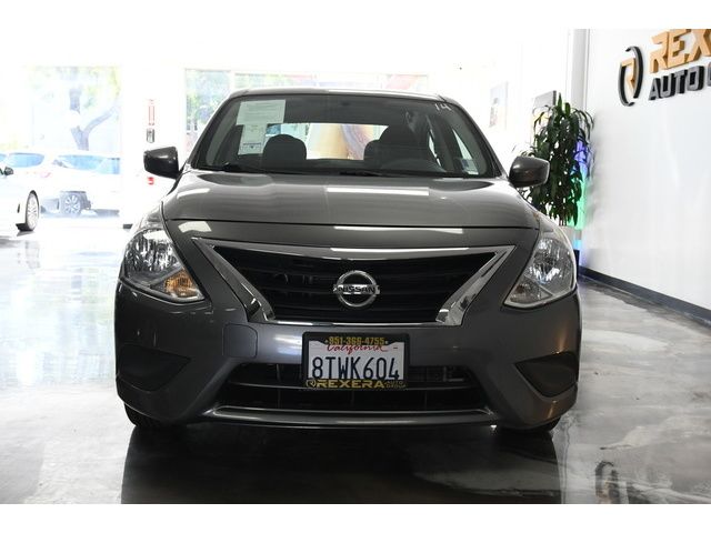 GRAY, 2018 NISSAN VERSA Image 2