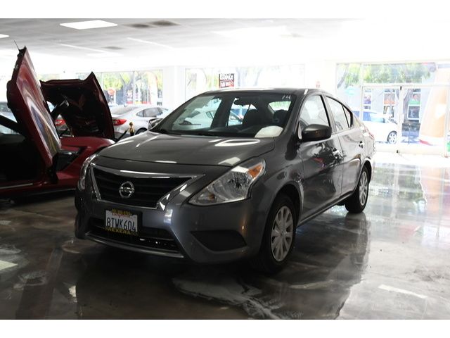 GRAY, 2018 NISSAN VERSA Image 3