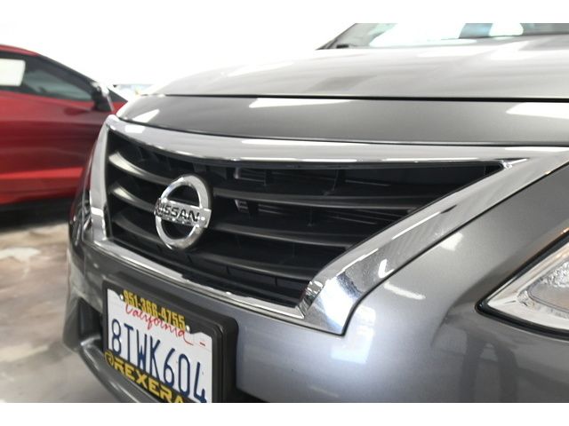 GRAY, 2018 NISSAN VERSA Image 13