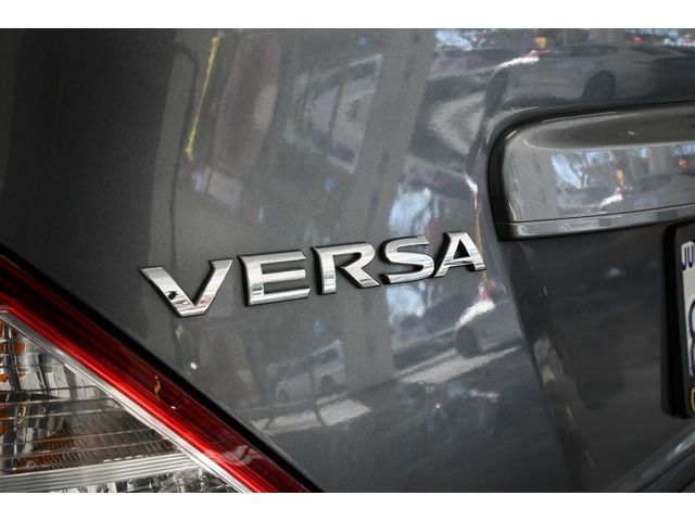 GRAY, 2018 NISSAN VERSA Image 15