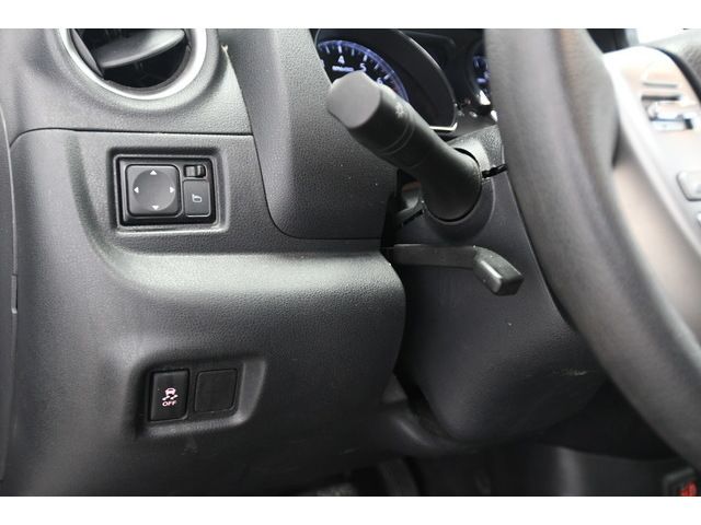 GRAY, 2018 NISSAN VERSA Image 30