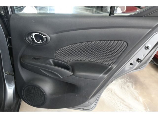 GRAY, 2018 NISSAN VERSA Image 38