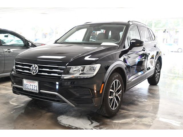 BLACK, 2018 VOLKSWAGEN TIGUAN Image 3