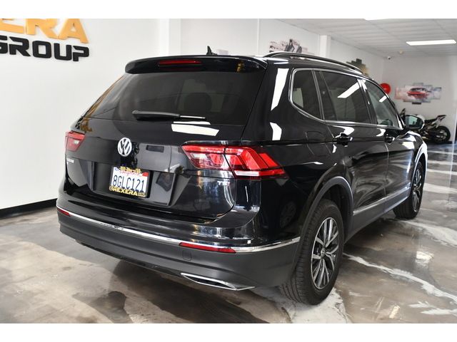 BLACK, 2018 VOLKSWAGEN TIGUAN Image 4