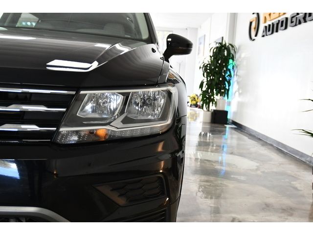 BLACK, 2018 VOLKSWAGEN TIGUAN Image 10