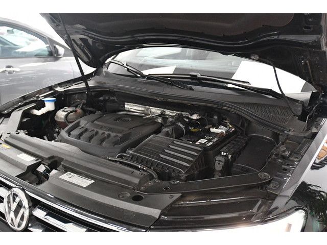 BLACK, 2018 VOLKSWAGEN TIGUAN Image 25