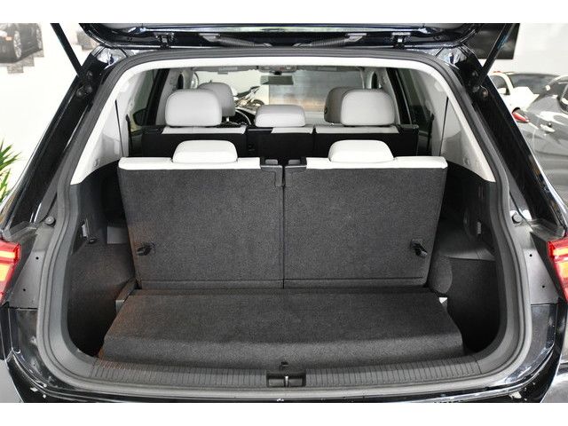 BLACK, 2018 VOLKSWAGEN TIGUAN Image 47