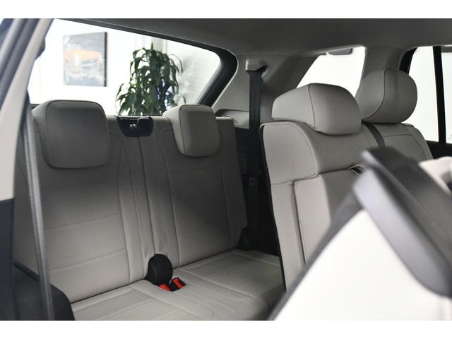 BLACK, 2018 VOLKSWAGEN TIGUAN Image 55
