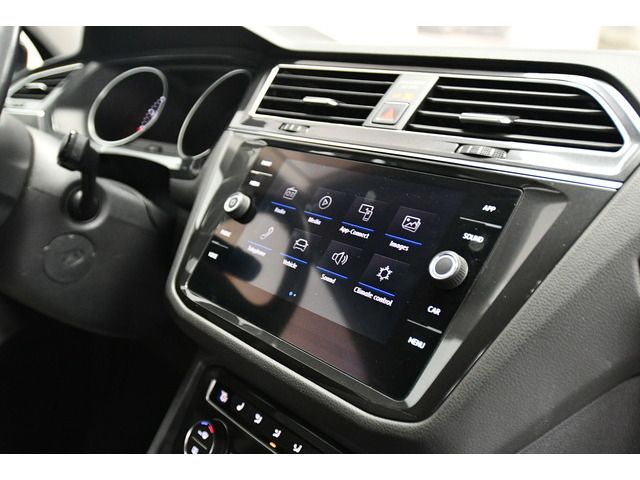 BLACK, 2018 VOLKSWAGEN TIGUAN Image 63