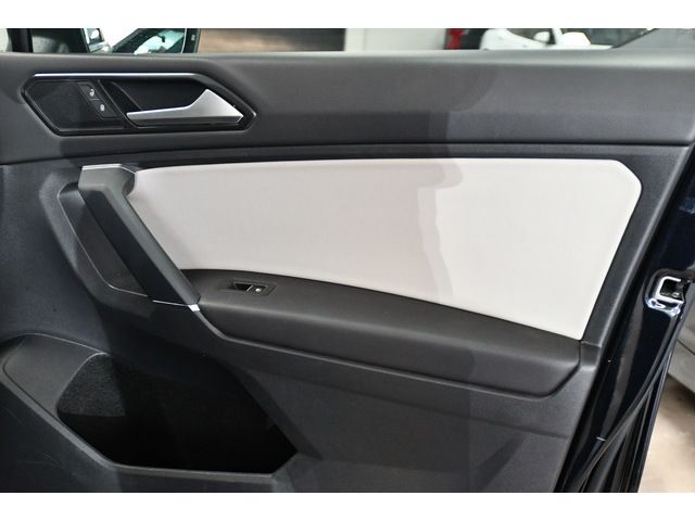 BLACK, 2018 VOLKSWAGEN TIGUAN Image 66