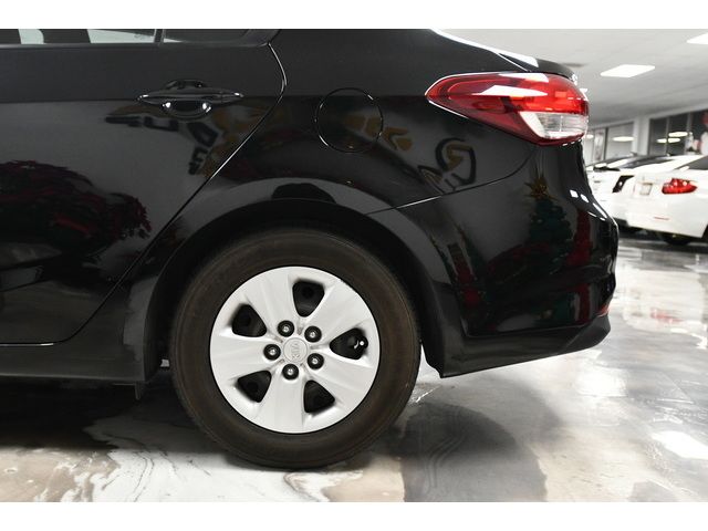 WHITE, 2017 KIA FORTE Image 13