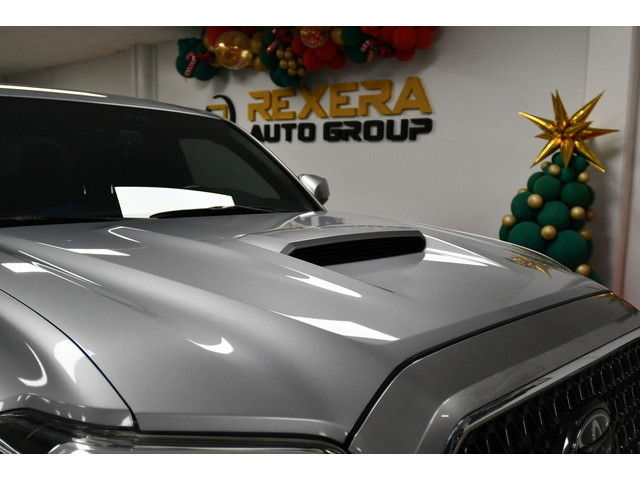 SILVER, 2018 TOYOTA TACOMA Image 33