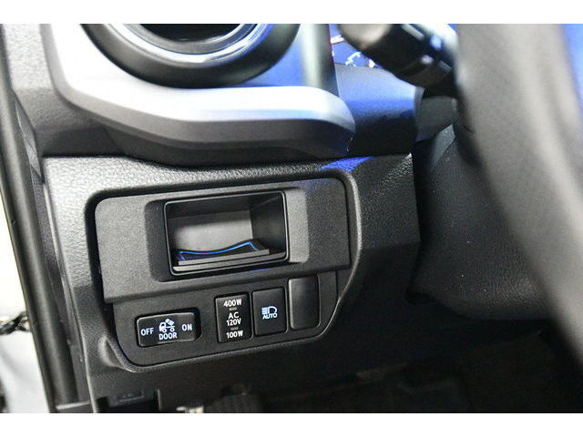 SILVER, 2018 TOYOTA TACOMA Image 41