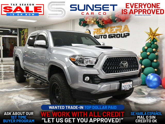 SILVER, 2018 TOYOTA TACOMA Image 