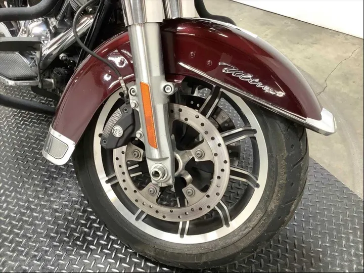 BURGUNDY, 2019 HARLEY-DAVIDSON FLHTCUI Image 15