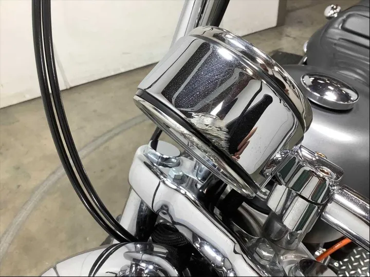 SILVER, 2016 HARLEY-DAVIDSON XL 1200V Image 21