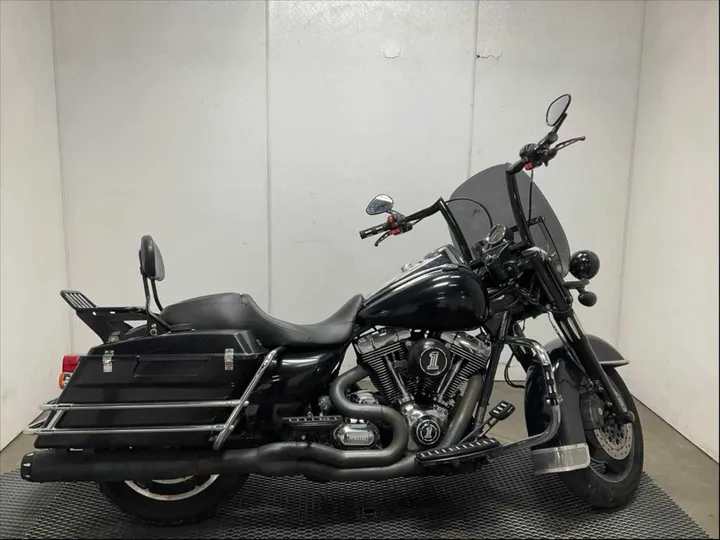 BLACK, 2012 HARLEY-DAVIDSON FLHP Image 1