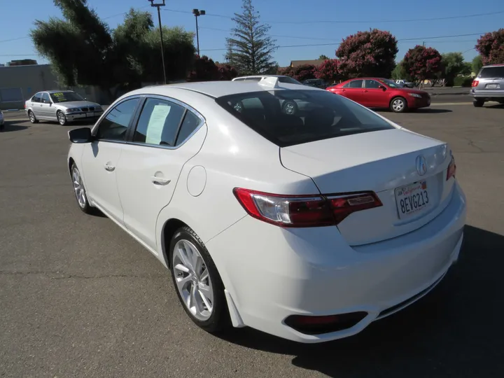 WHITE, 2018 ACURA ILX Image 3