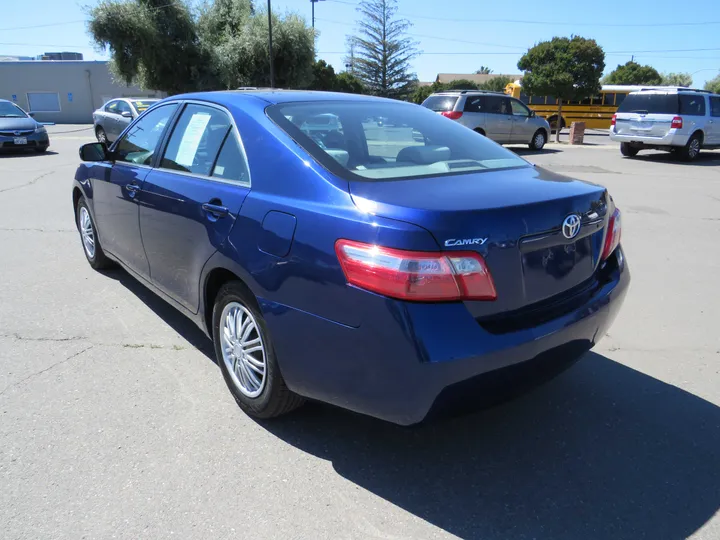 BLUE, 2009 TOYOTA CAMRY Image 3