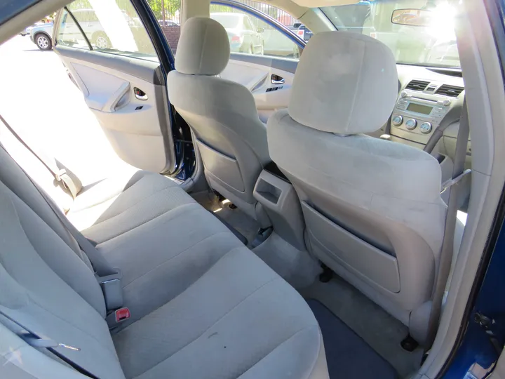 BLUE, 2009 TOYOTA CAMRY Image 15