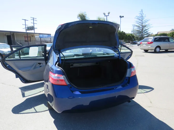 BLUE, 2009 TOYOTA CAMRY Image 19