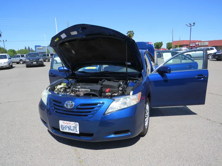 BLUE, 2009 TOYOTA CAMRY Image 22