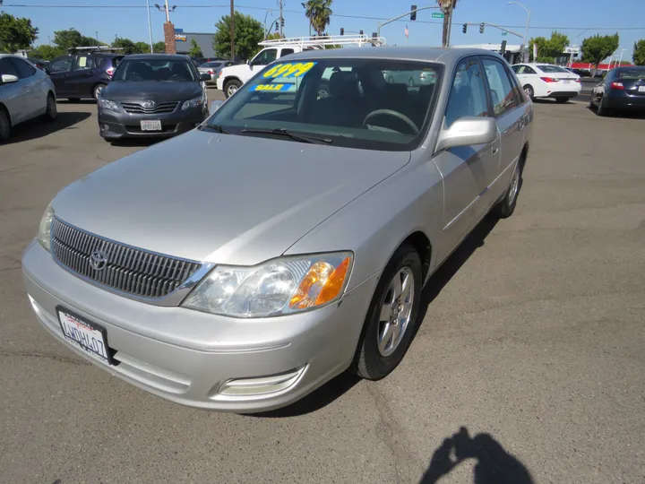 2002 TOYOTA AVALON   XL Image 2