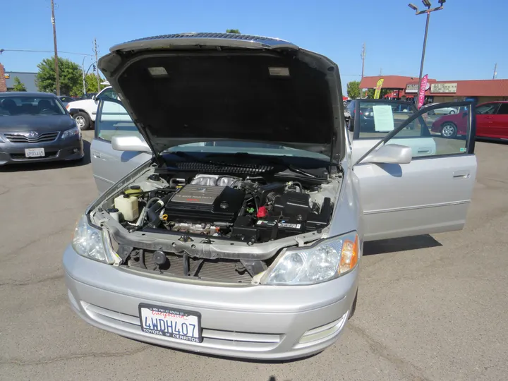 2002 TOYOTA AVALON   XL Image 23