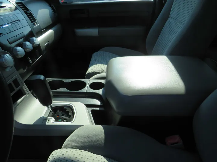 SILVER, 2008 TOYOTA TUNDRA DOUBLE CAB Image 9