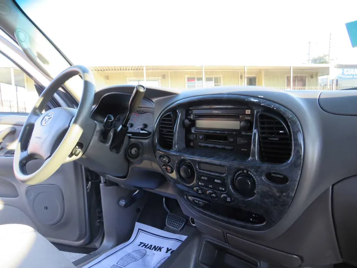 2003 TOYOTA SEQUOIA Image 18
