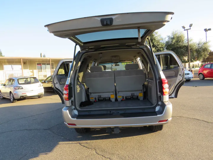 2003 TOYOTA SEQUOIA Image 24