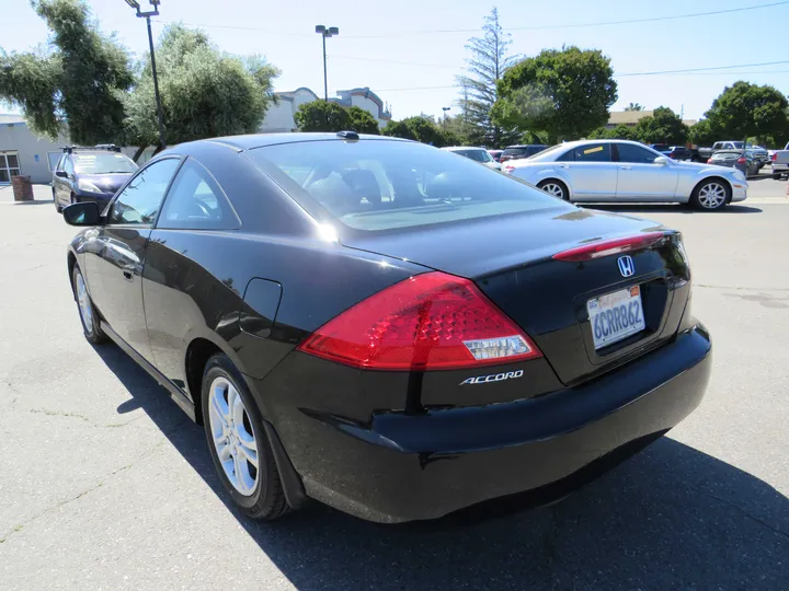 BLACK, 2007 HONDA ACCORD Image 3