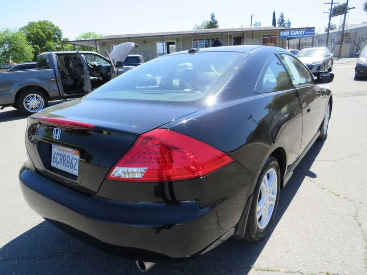 BLACK, 2007 HONDA ACCORD Image 4