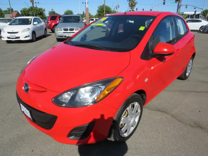 RED, 2014 MAZDA MAZDA2 Image 2