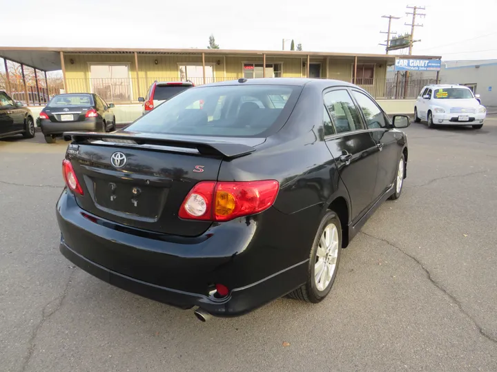 BLACK, 2010 TOYOTA COROLLA Image 4