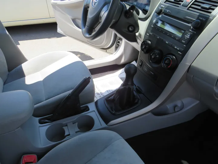 2009 TOYOTA COROLLA Image 13