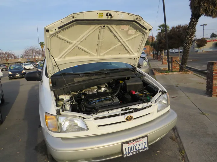 1999 TOYOTA SIENNA Image 22