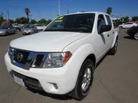 WHITE, 2014 NISSAN FRONTIER CREW CAB Thumnail Image 2