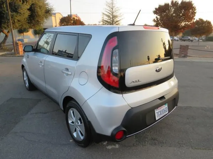 SILVER, 2014 KIA SOUL Image 3