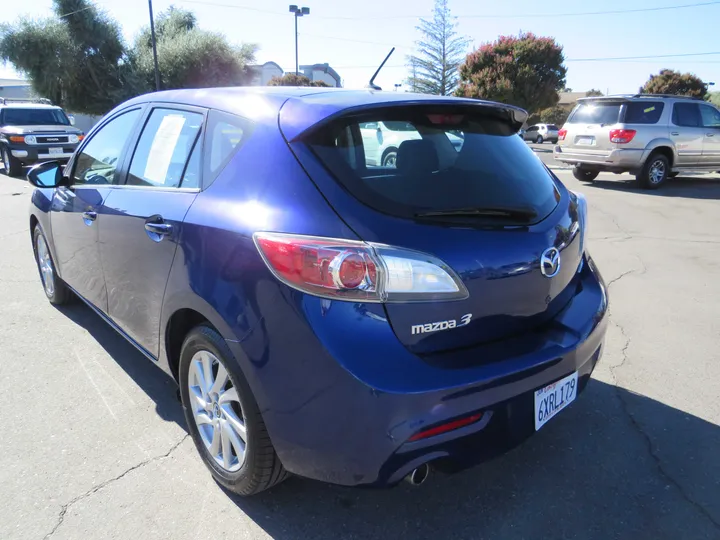 BLUE, 2013 MAZDA MAZDA3 Image 3