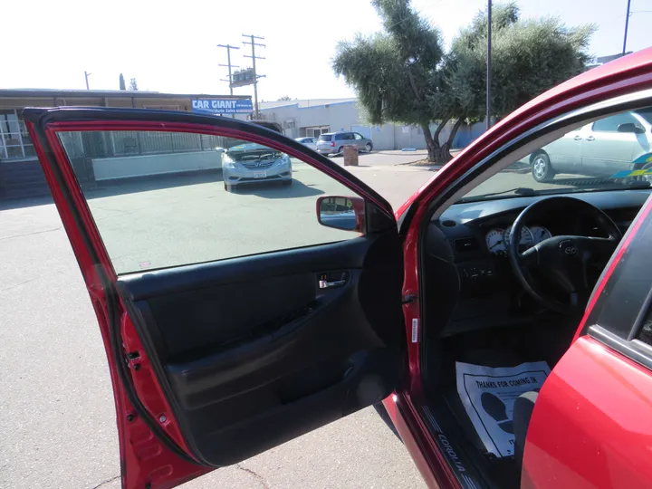 RED, 2007 TOYOTA COROLLA Image 7