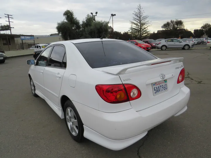 WHITE, 2003 TOYOTA COROLLA Image 3