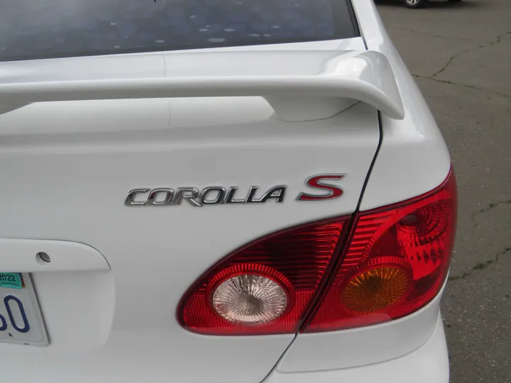 WHITE, 2003 TOYOTA COROLLA Image 5