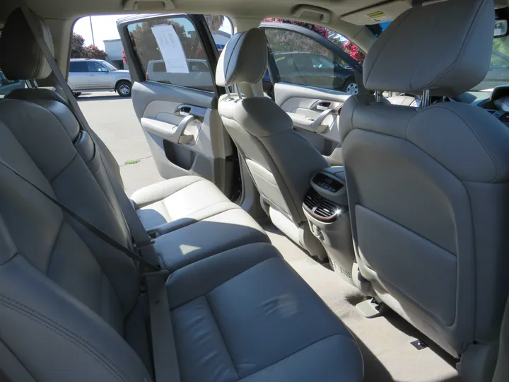 GREY, 2011 ACURA MDX Image 19