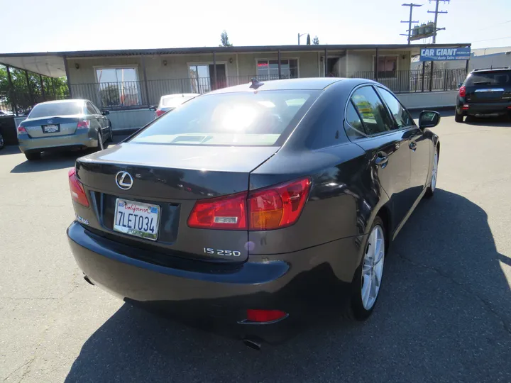 BLACK, 2007 LEXUS IS  250 Image 4