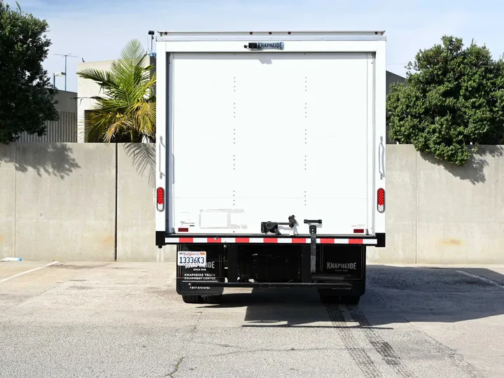 WHITE, 2020 FORD F-600 Image 4