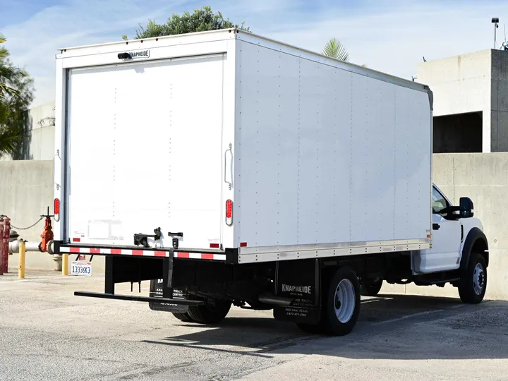 WHITE, 2020 FORD F-600 Image 6