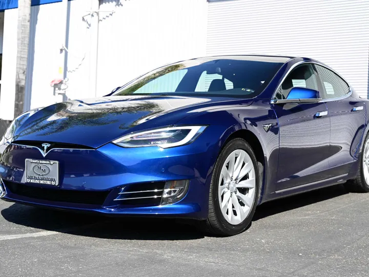 BLUE, 2018 TESLA MODEL S Image 3