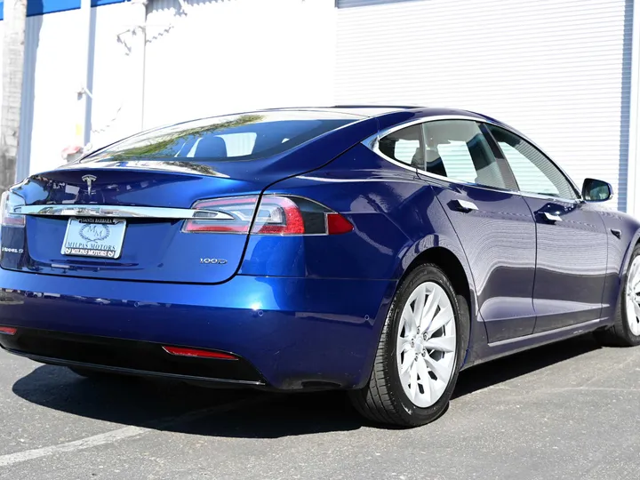 BLUE, 2018 TESLA MODEL S Image 6